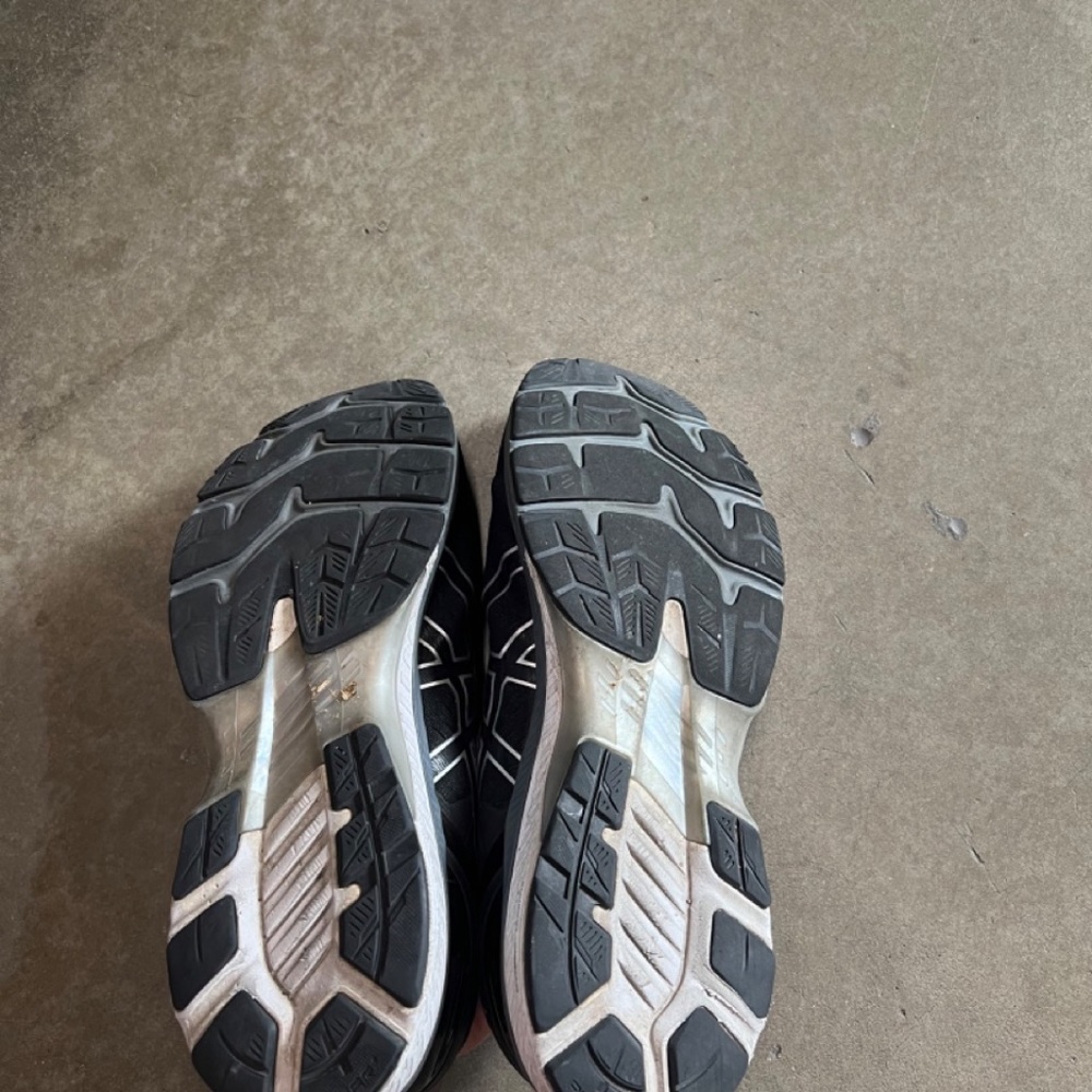 ASICS Running Shoes - Picture 3 of 4